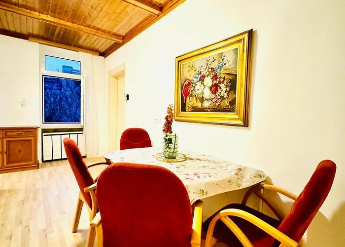 Apartment Comfortable Private In 4br Near Fac Platz *