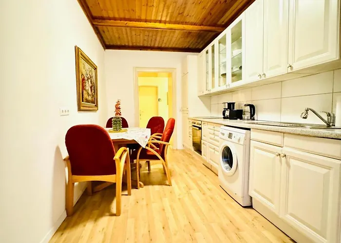 Comfortable Private In 4br Near Fac Platz Apartment *